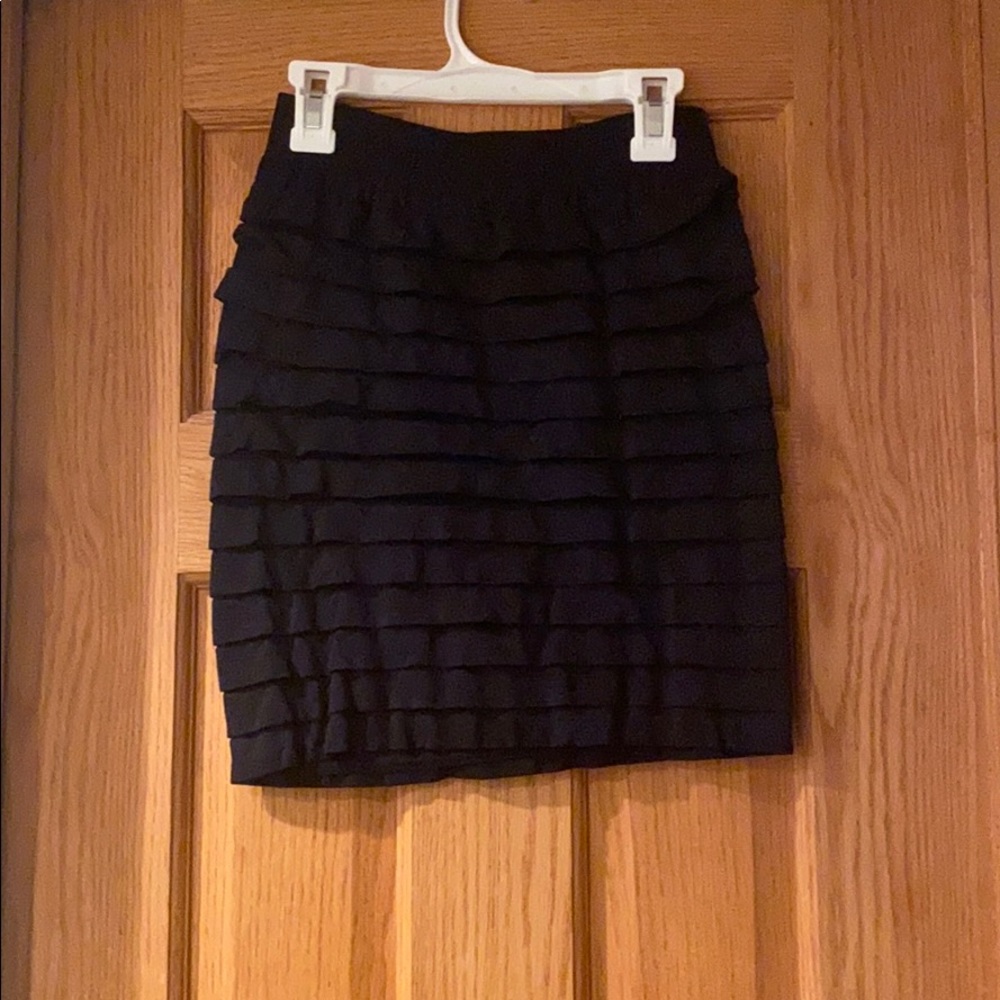 Ruffle tight fitting skirt